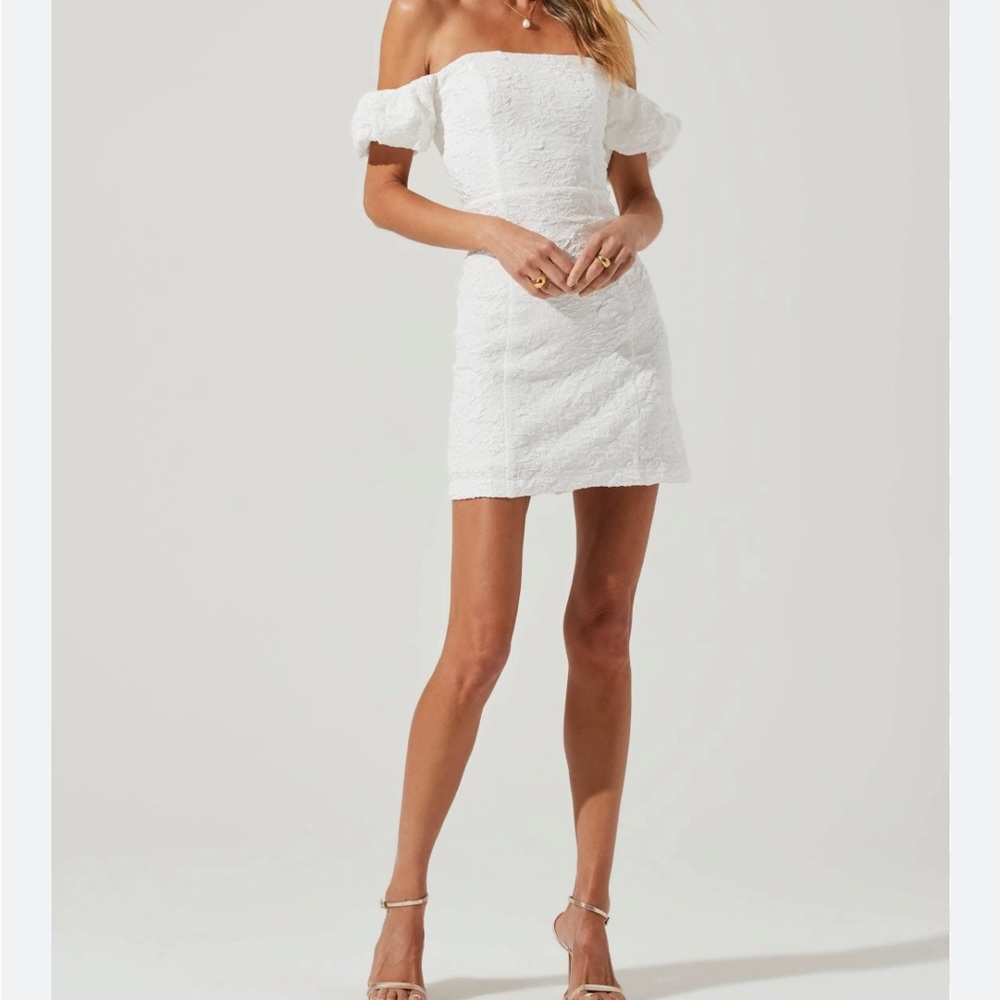 ASTR the Label Raina Off Shoulder Crinkle Mini Dress